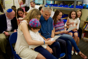 Parents and children learn together as part of Chagigat HaSiddur.